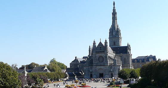  Sanctuaire Sainte-Anne d'Auray.